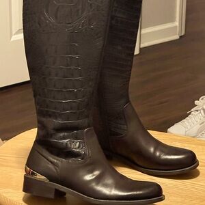 Vince Camuto riding boots in GREAT condition size 8 1/2